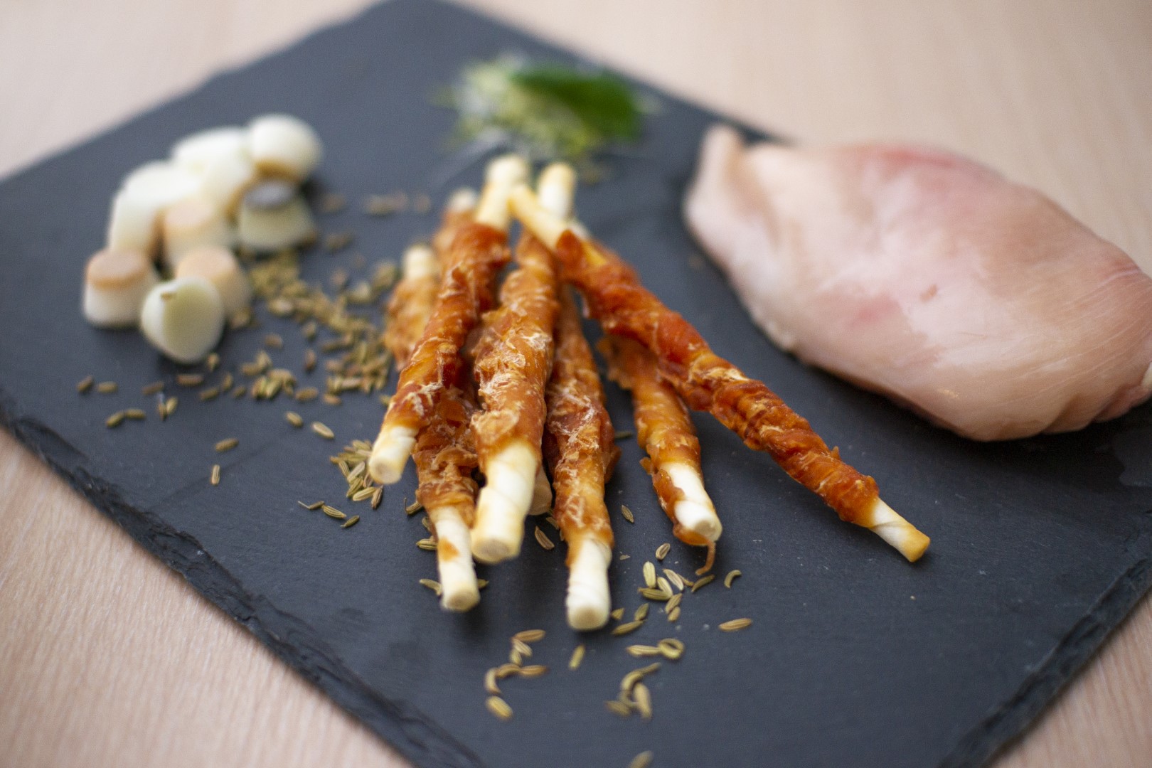 Braaaf Rawhide Roll Sticks Kip - 30 st. 2025 Braaaf Rawhide Roll Sticks Kip - 30 st. - Afbeelding 4