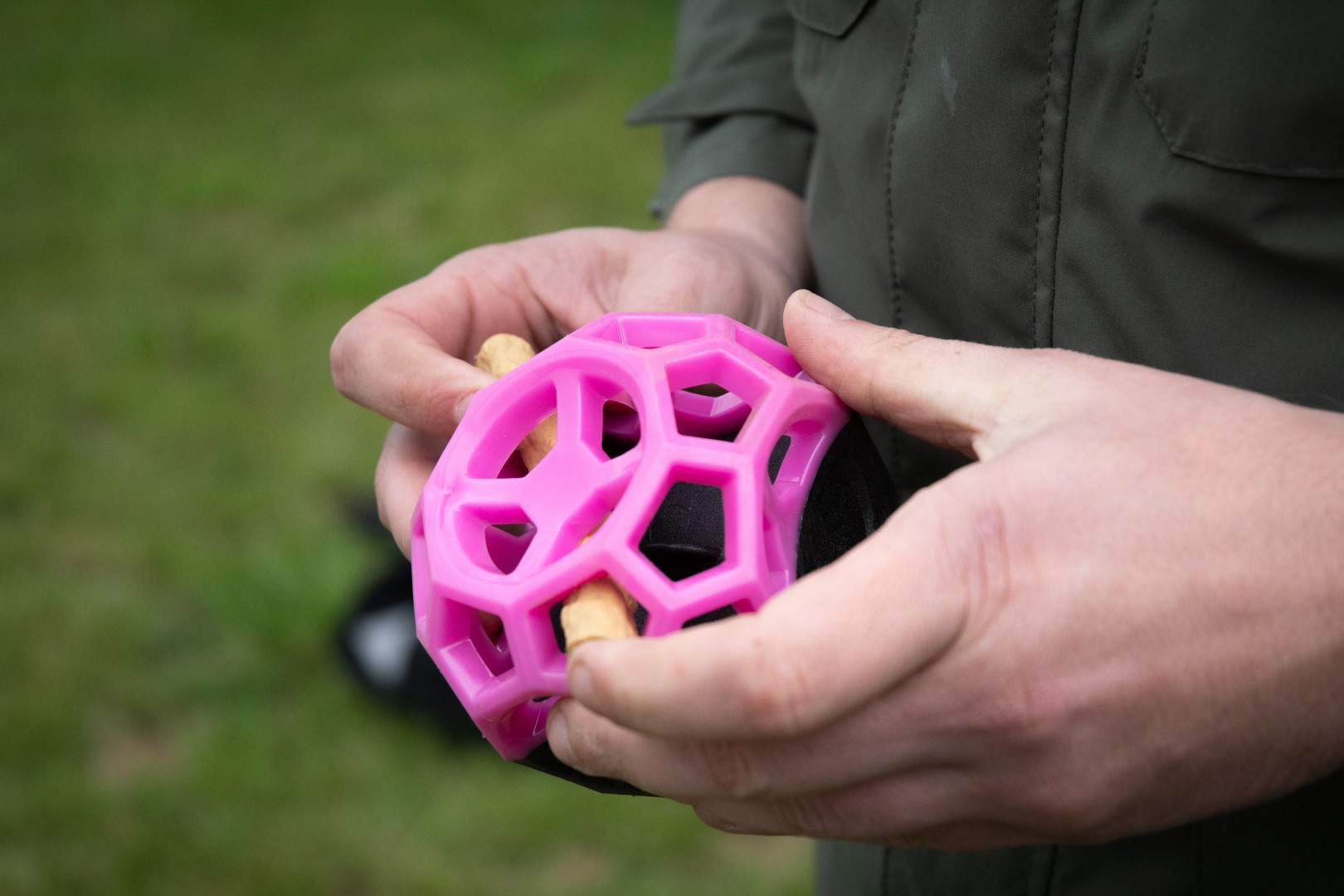 Dog Comets Moonstone Traktatiekubus Roze 2025 Dog Comets Moonstone Traktatiekubus Roze - Afbeelding 5