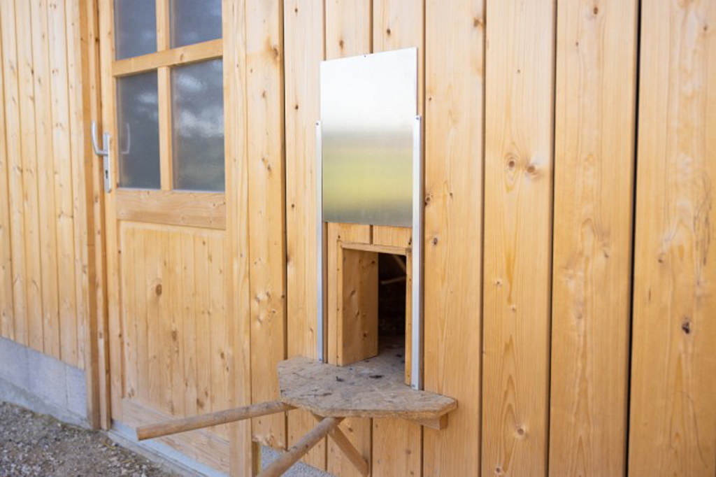 Kerbl Schuifdeur Met Rails S 22 x 33 cm 2025 Kerbl Schuifdeur Met Rails S 22 x 33 cm - Afbeelding 2